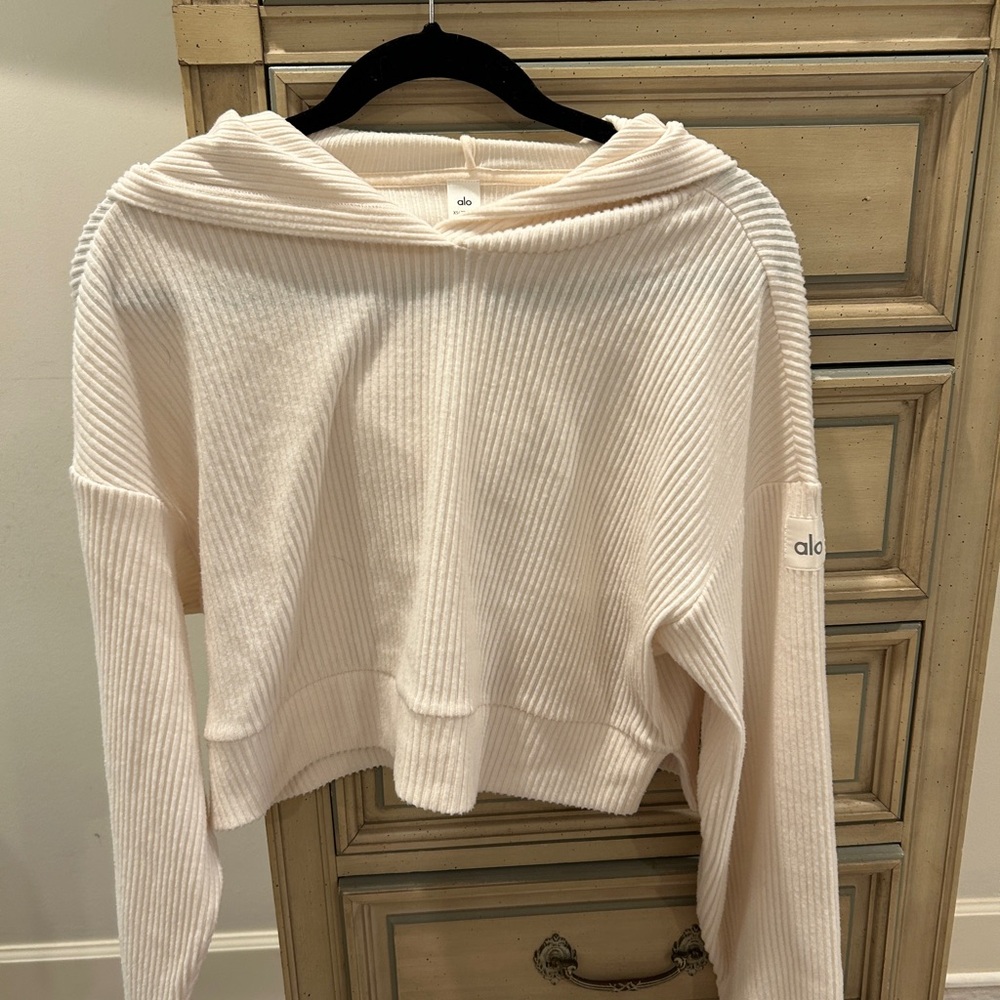 Alo yoga cropped hoodie